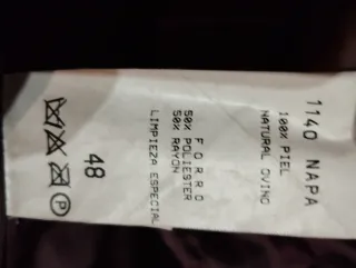 Americana de piel fucsia