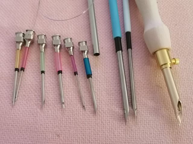 Herramienta para coser prendas gruesas