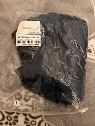 Pantalones cortos deportivos azul marino talla L.