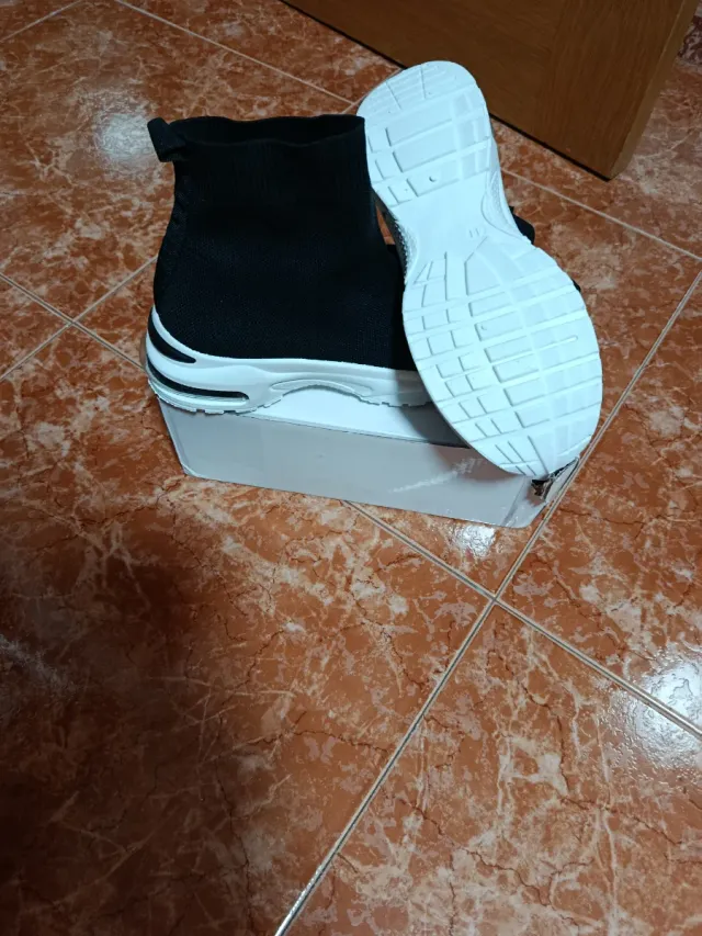 Botín negro de malla sin estrenar