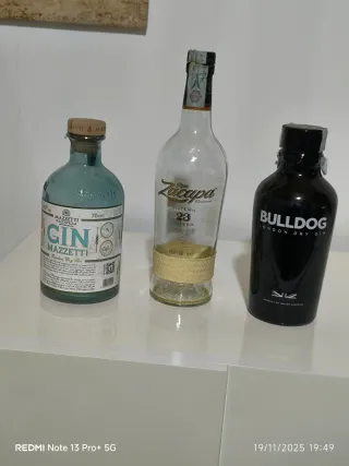 Bottiglie vuote Gin Mazzetti, Zacapa, Bulldog