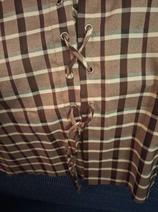 Falda de cuadros beige y marrón