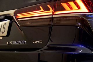 Lexus LS   500h Luxury Art Wood LWhite