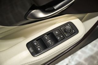 Lexus LS   500h Luxury Art Wood LWhite