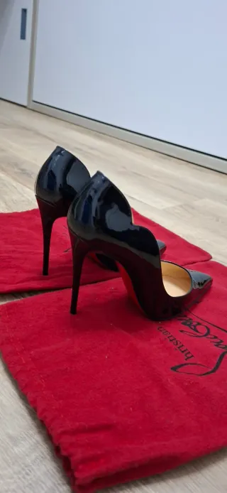 Zapatos Christian Louboutin Hot Chick Negro Charol