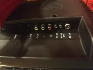 TV Shinelco Negra Modelo TVL 1542 DX-T