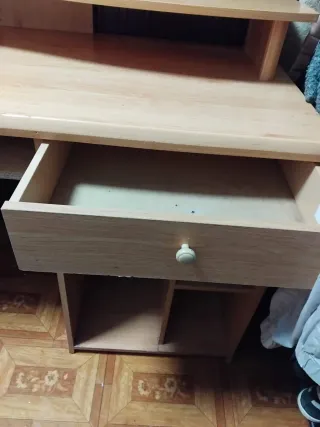 Escritorio madera beige