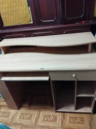 Escritorio madera beige