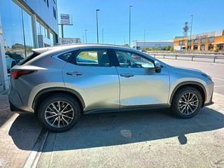 Lexus NX 350h Premium 2WD