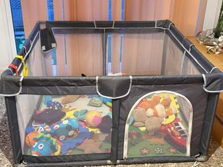 Parque infantil casi nuevo