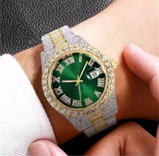 Reloj elegante con diamantes