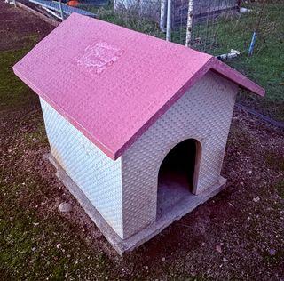 CASETA PARA PERRO DE HORMIGÓN PREFABRICADO