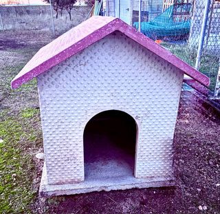 CASETA PARA PERRO DE HORMIGÓN PREFABRICADO
