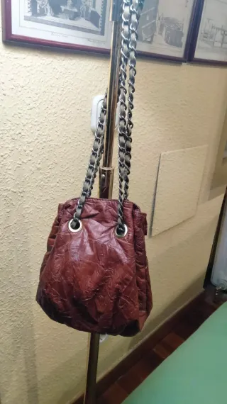 Bolso saco piel marrón