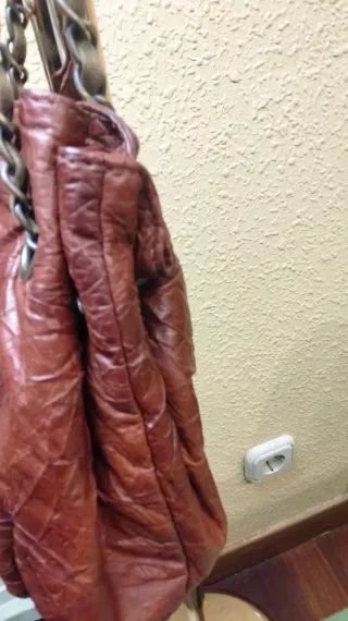 Bolso saco piel marrón