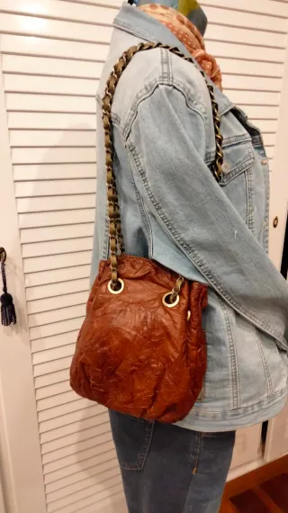 Bolso saco piel marrón