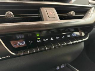 Lexus UX  250h 2WD PREMIUM