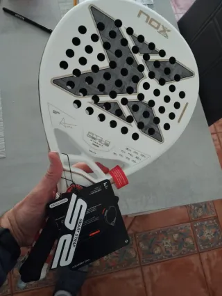 Pala Padel NOX AT10 LUXURY nueva