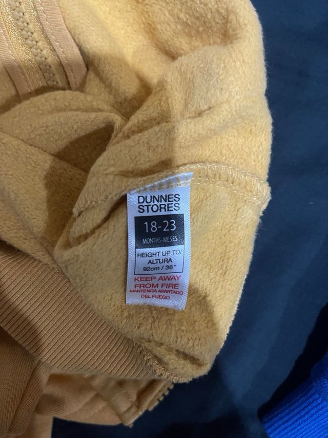 Sudaderas azul y amarilla con capucha