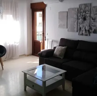 Piso en alquiler en Mérida. Zona de los Bodegones.