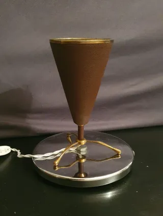 Lampada da tavolo con base dorata