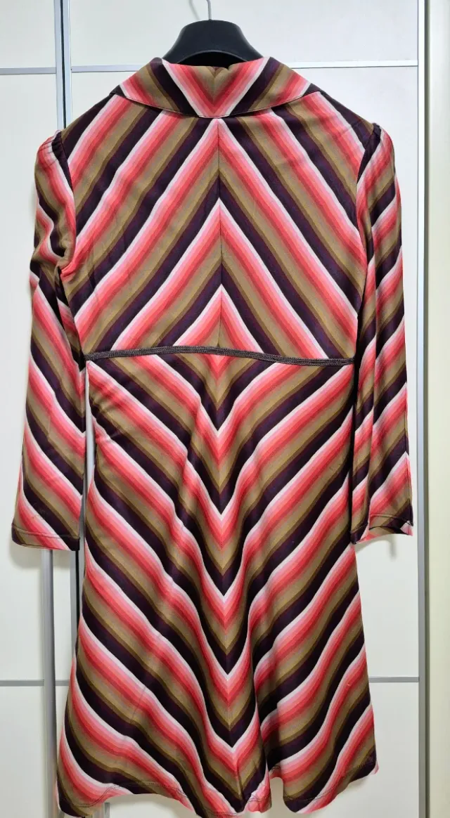 Vestido Ailanto rayas marrones y rosas