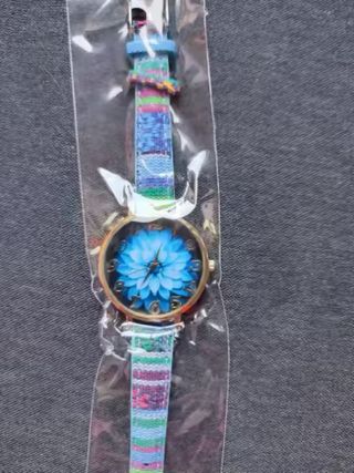 Reloj Mujer Flor Azul y Dorado