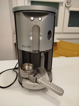 Cafetera Espresso IN & OUT