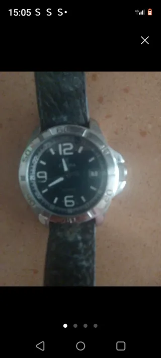 Reloj Negro y Plateado