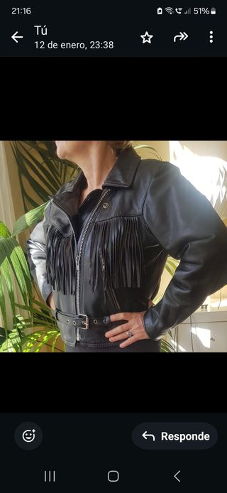 Cazadora de cuero negra con flecos Talla L