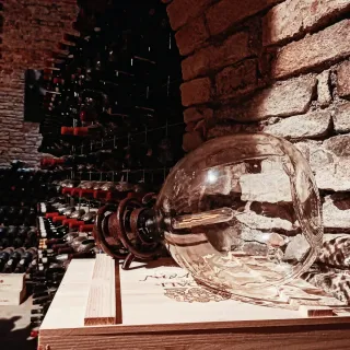 Una Lampadina Lampada damigiana in vetro e metallo