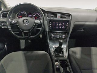 Volkswagen Golf Advance