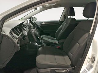 Volkswagen Golf Advance