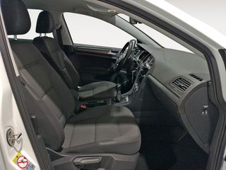 Volkswagen Golf Advance