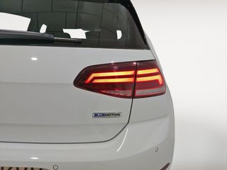 Volkswagen Golf Advance