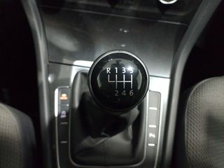 Volkswagen Golf Advance