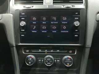 Volkswagen Golf Advance