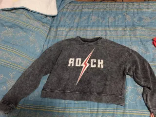 Sudadera corta ROCK con rayo
