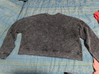 Sudadera corta ROCK con rayo