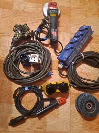 Radial, regleta, pinza, discos y cables