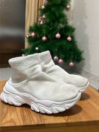 Zapatillas blancas de tela