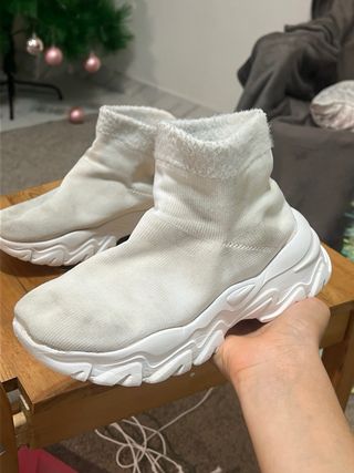 Zapatillas blancas de tela