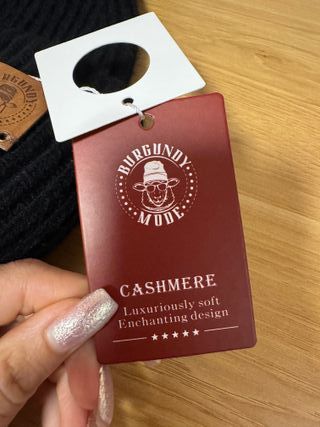 Cappello in cashmere foderato in seta nero