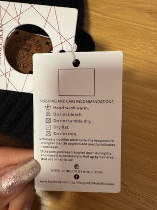 Cappello in cashmere foderato in seta nero