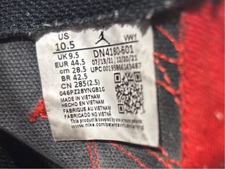 Zapatillas Jordan Low rojas