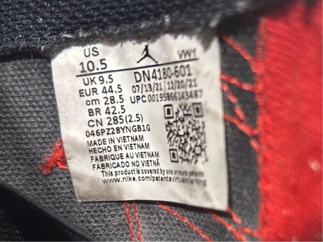 Zapatillas Jordan Low rojas