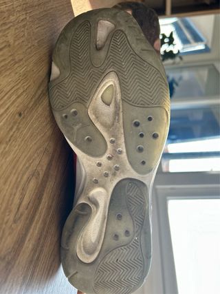 Zapatillas Jordan Low rojas