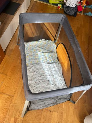 Parque infantil con colchón