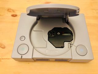 Averiada Consola Sony Playstation 1 Beige