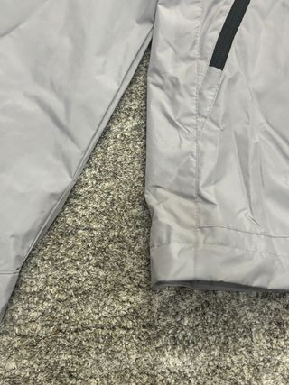 Chaqueta H&M gris impermeable - S